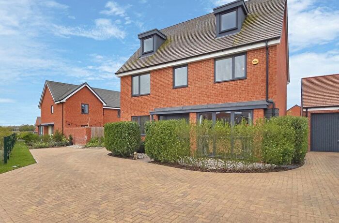 5 Bedroom Detached House For Sale In Thompson Leys, Wootton, Bedfordshire, MK43