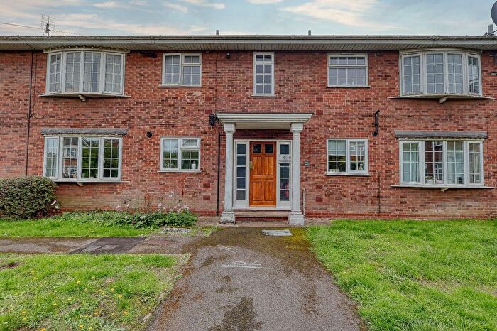 2 Bedroom Flat For Sale In Revesby Court, Scunthorpe, DN16