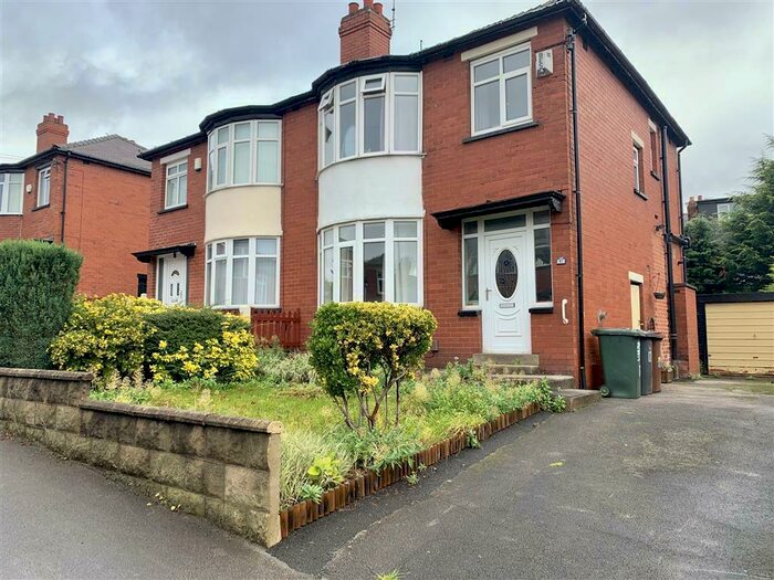 3 Bedroom House To Rent In Montagu Gardens, Leeds, LS8