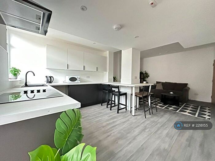 6 Bedroom Terraced House To Rent In Rosebery Road, Exeter, EX4