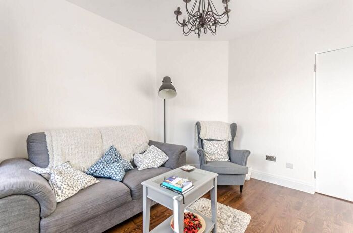 1 Bedroom Flat To Rent In Clerkenwell Road, Clerkenwell, London, EC1R