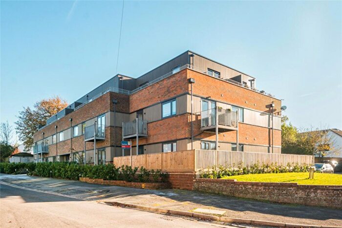 1 Bedroom Flat For Sale In Meadway, Haslemere, GU27