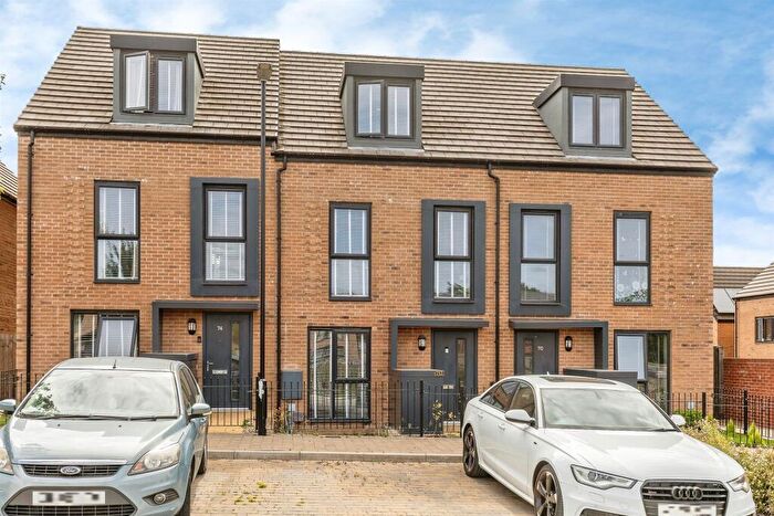 3 Bedroom Terraced House For Sale In Orchard Avenue, Bristol, BS13