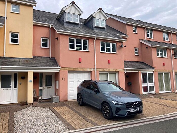 3 Bedroom Town House For Sale In Shaw Way, Mount Batten, PL9