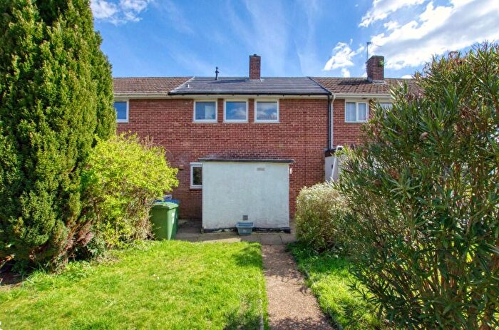 2 Bedroom Terraced House For Sale In Selborne Walk, Southampton, Hampshire, SO18