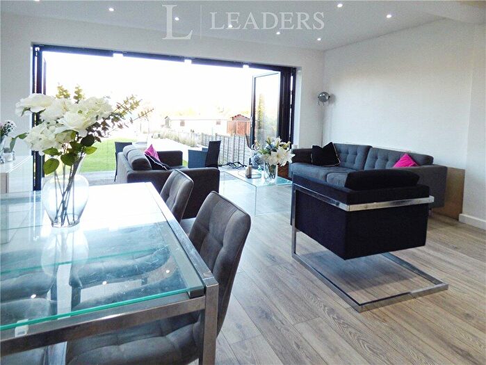 5 Bedroom Detached House For Sale In Lower Northam Road, Hedge End, Southampton, SO30