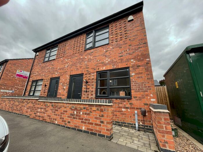 2 Bedroom House To Rent In Oxford Street, Rugby, CV21