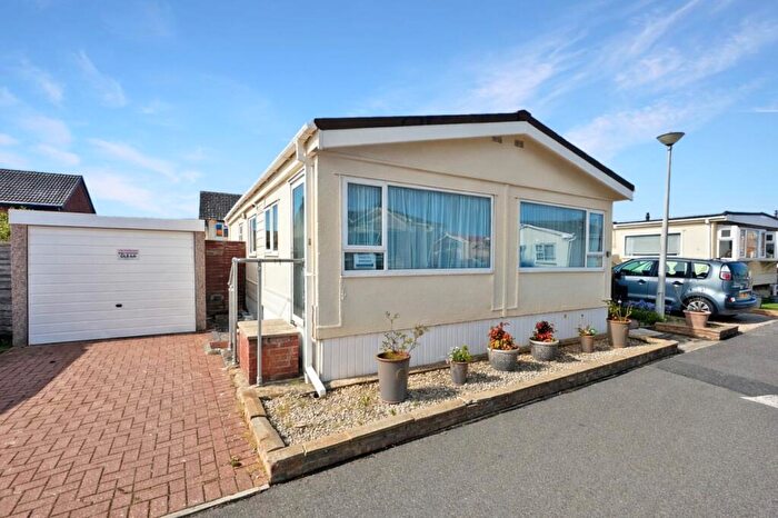 2 Bedroom Park Home For Sale In Gracelands Park, Lyndhurst Road, Christchurch, Dorset., BH23