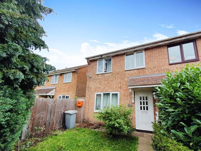 3 Bedroom Semi-Detached House To Rent In Viking Close, Kettering, Northants, NN16