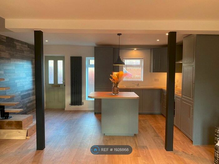 3 Bedroom Terraced House To Rent In Stennett Avenue, Spalding, PE11