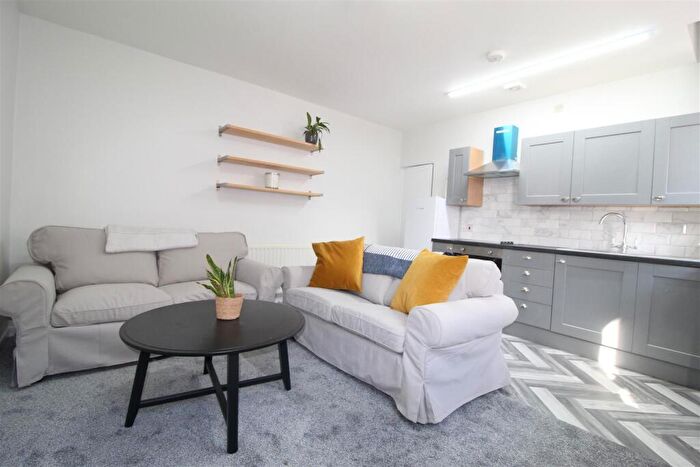 1 Bedroom Apartment To Rent In Morris Lane, Leeds, LS5