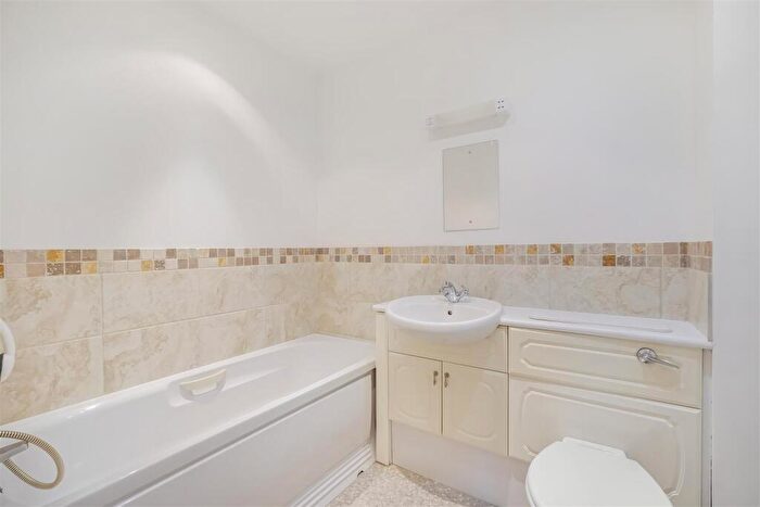 3 Bedroom Apartment For Sale In Trinity Mews, Darlington, DL3
