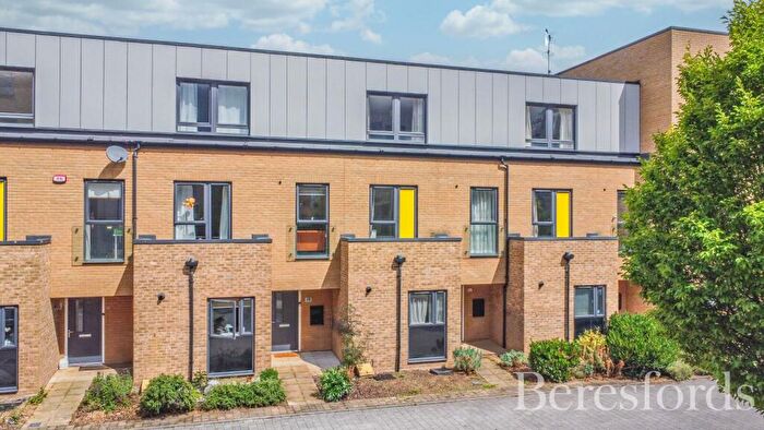 4 Bedroom Terraced House For Sale In Dunn Side, Chelmsford, CM1