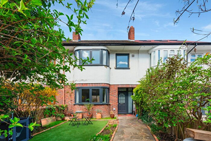 3 Bedroom Property To Rent In Allfarthing Lane, SW18