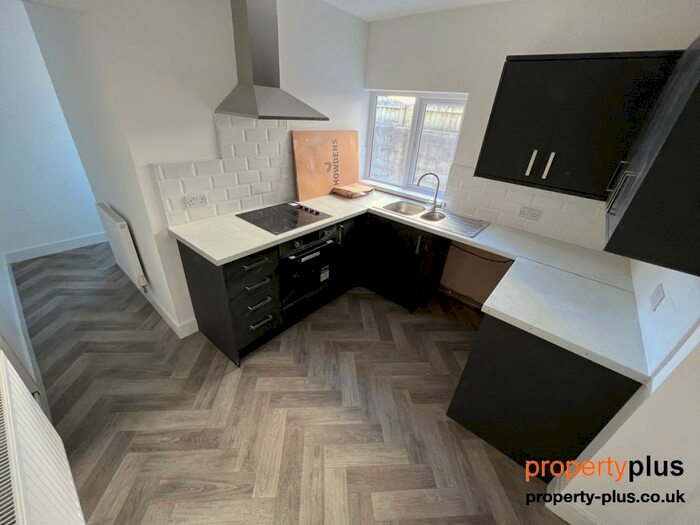 1 Bedroom Flat To Rent In Pant Yr Heol, Neath - Neath, SA11