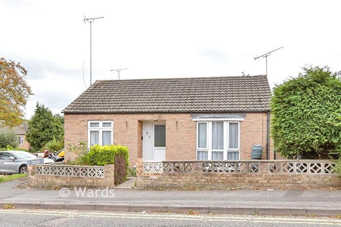 2 Bedroom Detached Bungalow For Sale In Thistledown, Gravesend, Kent, DA12