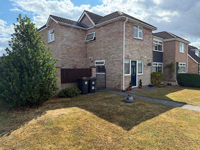 3 Bedroom Semi Detached House For Sale In Grange Avenue, Hurworth Place, Darlington, DL2