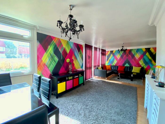 3 Bedroom Terraced House To Rent In Peterborough Way, Basildon, SS14