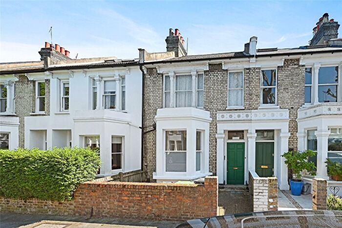 2 Bedroom Flat To Rent In Wendell Road, London, W12