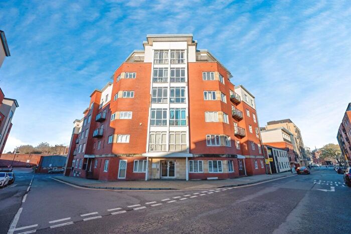 2 Bedroom Apartment For Sale In Townsend Way, Birmingham, B1