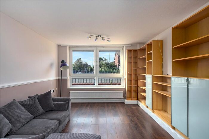 1 Bedroom Flat To Rent In Bettons Park, Stratford, London, E15