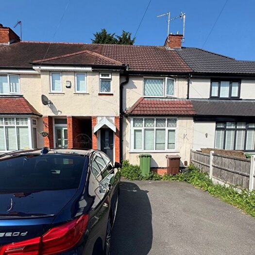 3 Bedroom Property To Rent In Shalford Road, Solihull, B92