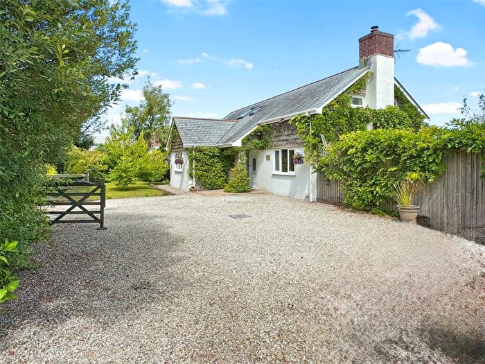 4 Bedroom Detached Bungalow For Sale In Bodwen, Bugle, St. Austell, Cornwall, PL26