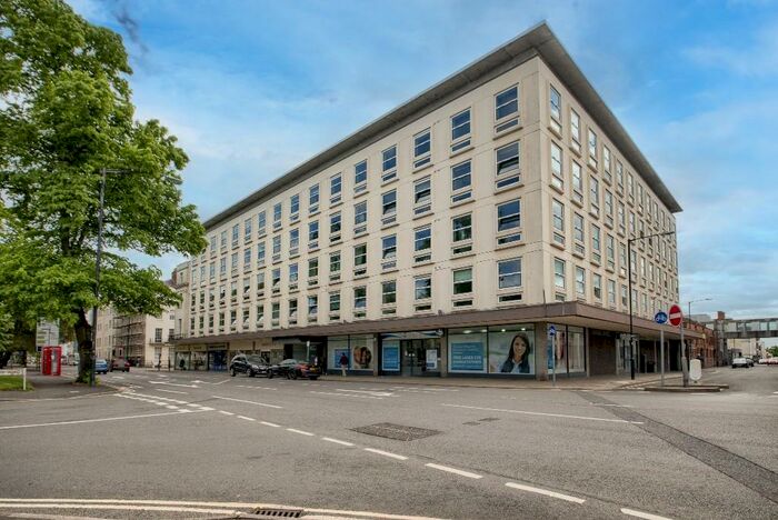 2 Bedroom Apartment To Rent In Clarendon Avenue, Leamington Spa, Warwickshire, CV32