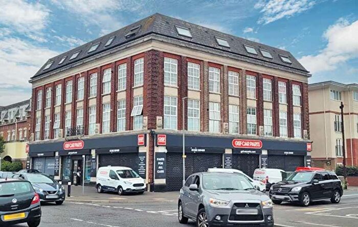 1 Bedroom Flat For Sale In Holdenhurst Road, Bournemouth, BH8