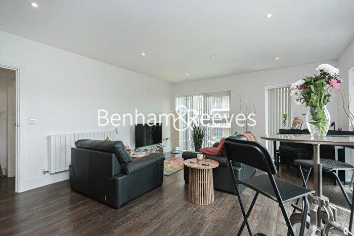 2 Bedroom Apartment To Rent In Victory Parade, Plumstead Road, London, SE18