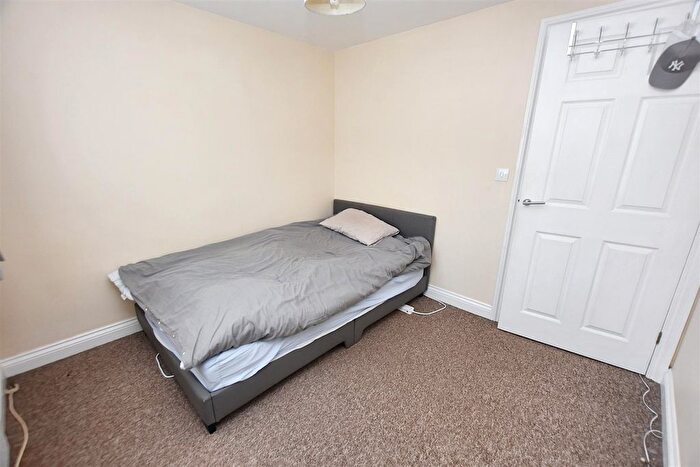 1 Bedroom Flat For Sale In East Hill, Tuckingmill, TR14