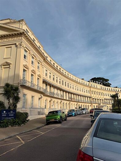1 Bedroom Flat To Rent In Hesketh Crescent, Torquay, TQ1