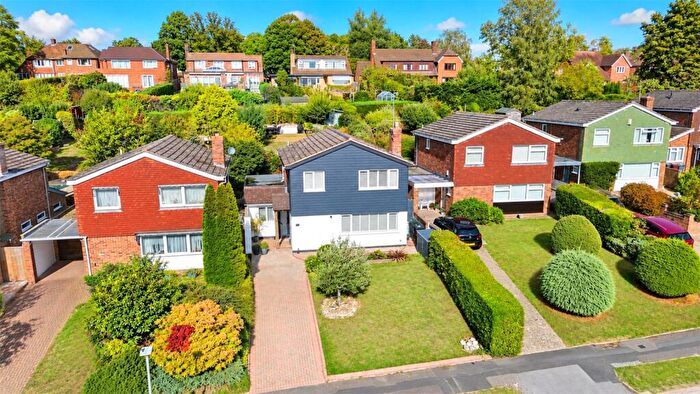 3 Bedroom Detached House For Sale In Mandeville Close, Tilehurst, Reading, Berkshire, RG30