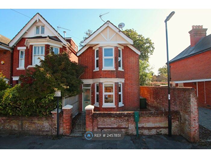 3 Bedroom Detached House To Rent In Heatherdeane Road, Southampton, SO17