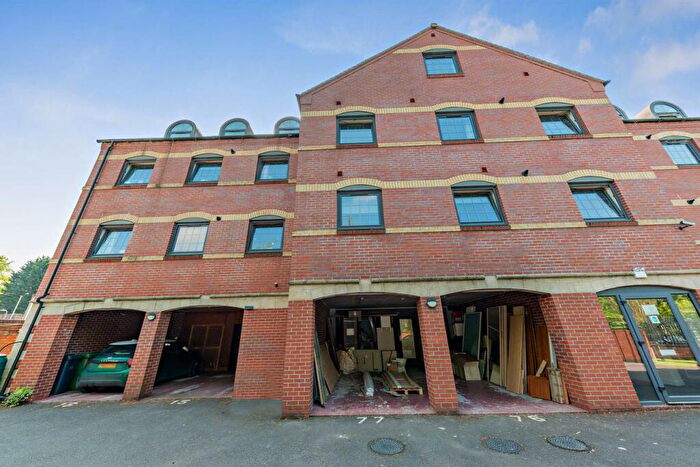 2 Bedroom Flat For Sale In Mill Street, Kidderminster, DY11