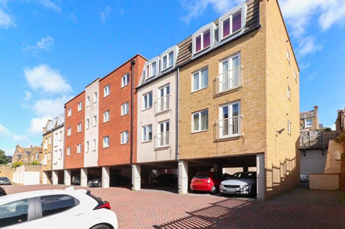 2 Bedroom Flat To Rent In Dane Road, Margate, Kent, CT9