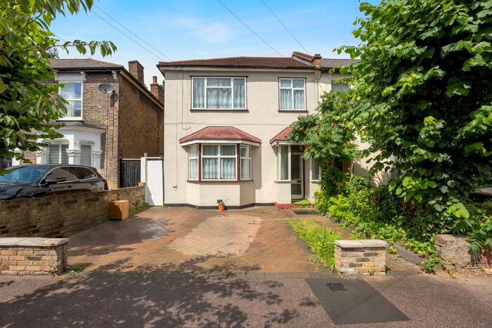 4 Bedroom Semi-Detached House To Rent In Durham Road, London, E12