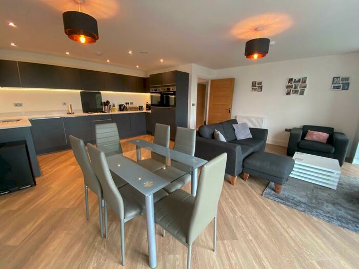 3 Bedroom Apartment To Rent In De Normanville Avenue, Leamington Spa, CV31