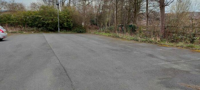 Detached House To Rent In New North Road, Huddersfield, HD1