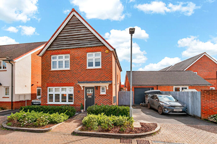 3 Bedroom Detached House For Sale In Stonechat Croft, Bracknell, RG12