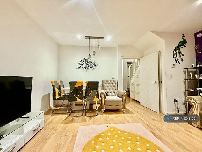 2 Bedroom End Of Terrace House To Rent In Fullerton Avenue, Essex, RM8