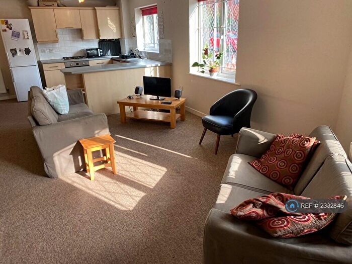 2 Bedroom Flat To Rent In Newbold Walk, Manchester, M15