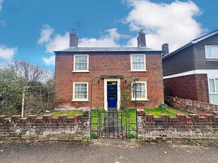 4 Bedroom Detached House For Sale In Watling Street, Hockliffe, Leighton Buzzard, Bedfordshire, LU7