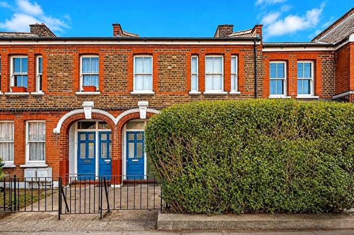 2 Bedroom Flat For Sale In Leucha Road, Walthamstow, London, E17