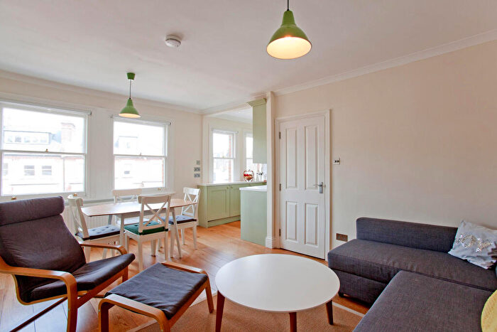 2 Bedroom Apartment To Rent In Primrose Gardens, Belsize Park, London, NW3