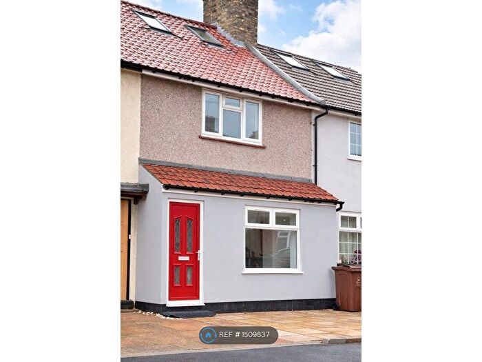 4 Bedroom Terraced House To Rent In Valence Wood Road, Dagenham, RM8