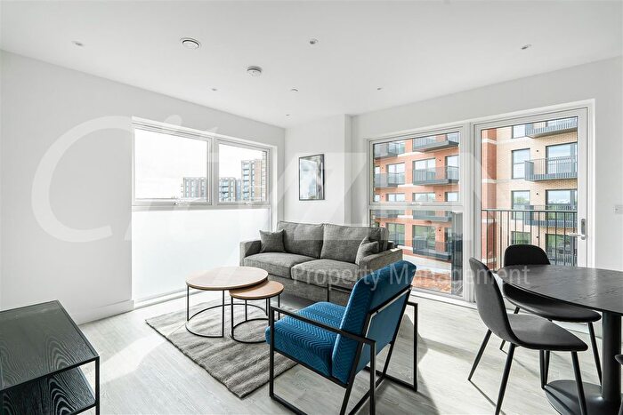 2 Bedroom Flat To Rent In Pavana Square, London, TW8