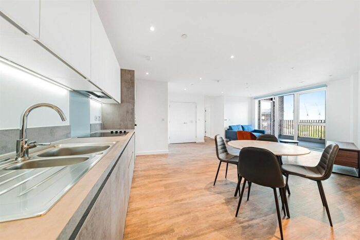 2 Bedroom Apartment To Rent In Bed, Th Floor, Mallard, The Halcyon In Fresh Wharf, IG11