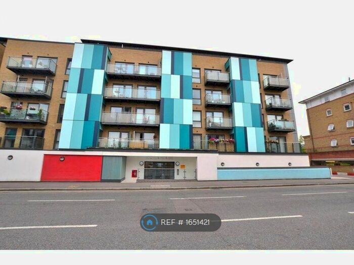 2 Bedroom Flat To Rent In Iconia House, Bromley, BR2