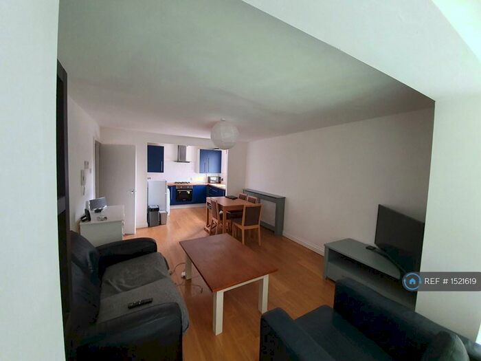 1 Bedroom Flat To Rent In Aldborough Close, Withington, M20